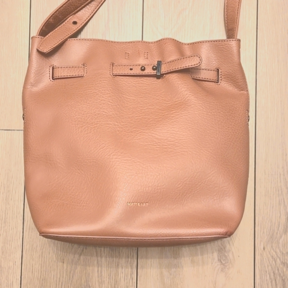NWOT MATT&NAT LEXI Vegan Bucket Bag - Picture 3 of 11